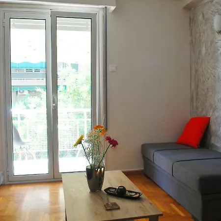 King Apartment *